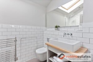 Derby Road, Nottingham, NG7 1NF